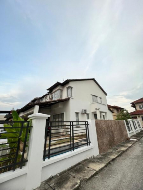 Icon BM Vacation Home with Water Fountain and Barbeque Area by ZamanJa